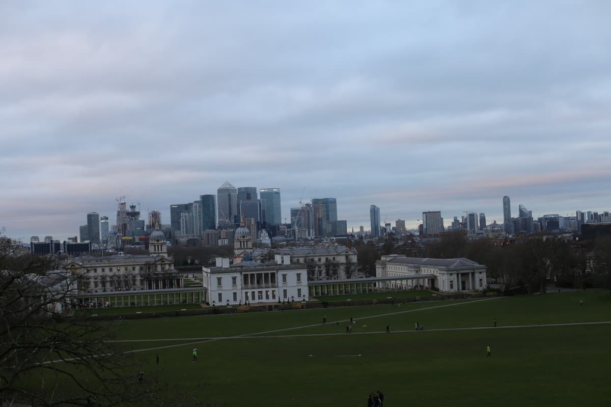 Din Londra cu dragoste, A 4