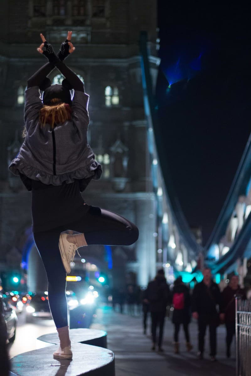 Din Londra cu dragoste, A 23