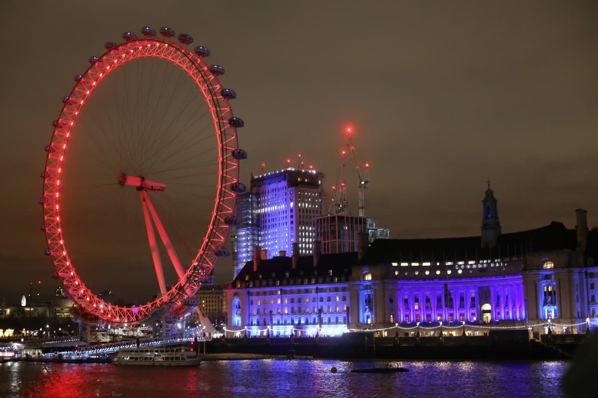 Din Londra cu dragoste, A